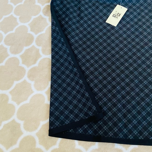 Grey and Black Plaid Skirt - Picture 3 of 8